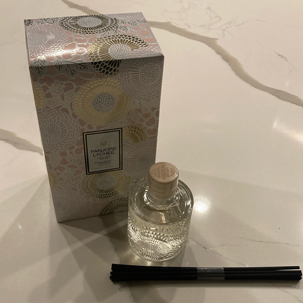 Voluspa Panjore Lychee Diffuser with Black Reeds
